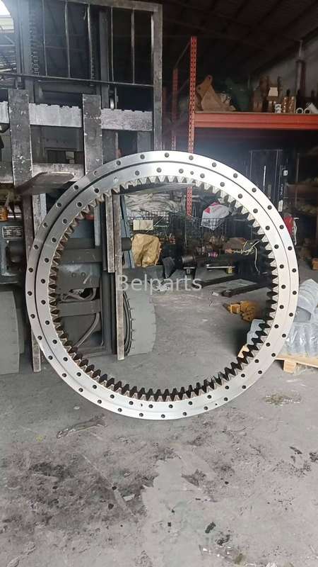 Hitachi EX150-5 Excavator Spare Parts 9146953 Slew Bearing yang diproduksi dengan bahan baja