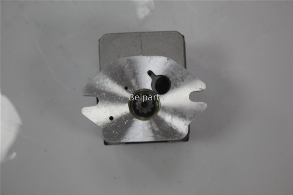 PVD-2B-42 PC50MR-2 PC55 PC56 Pump Gear Excavator Untuk Bagian Mini Excavator