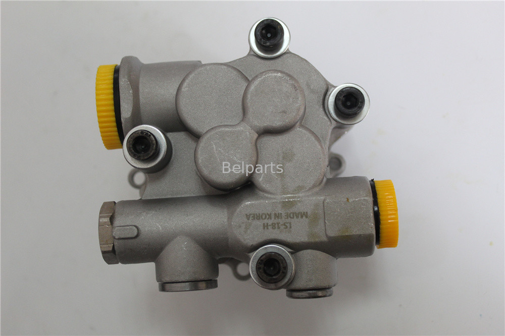 Pompa Gear Excavator K3V63 DH130 DH150 716654A 719211 Untuk Excavator Doosan