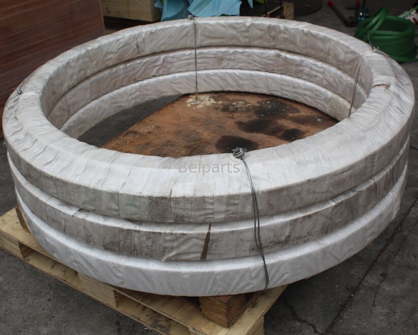 PC200-7 PC200-6 Slewing Bearing untuk Komatsu Excavator Spare Parts 207-25-61100 6D102 Swing Circle Slew Ring
