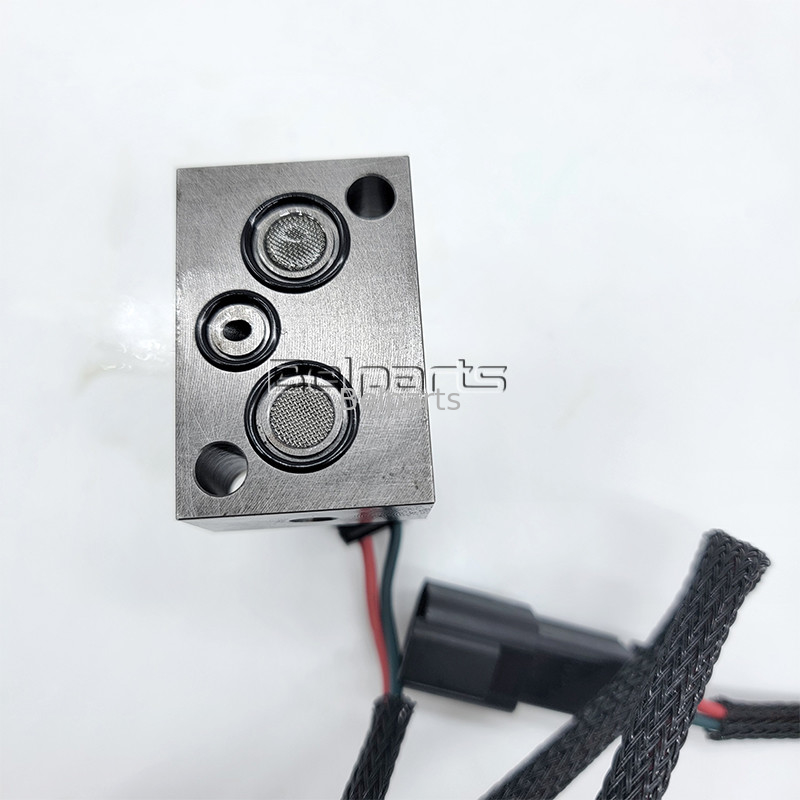 Suku Cadang Mesin Konstruksi PC200-7 702-21-57400 Pilot Valve Untuk Komatsu Excavator